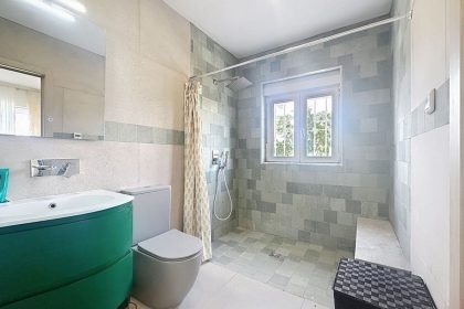 51c72898b720641bb000b6277dae36df - 33