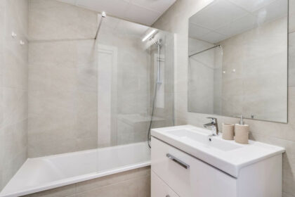 52a9592ba552658d2d33404f17561899 - 14