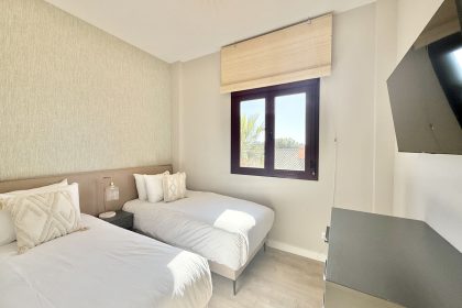 52ab8ecb5a34ba108bd7b264fa150681 - 14