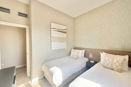 52ab8ecb5a34ba108bd7b264fa150681 - 15