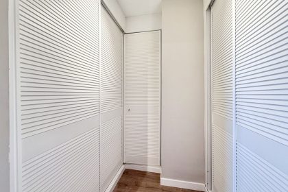 52ab8ecb5a34ba108bd7b264fa150681 - 19