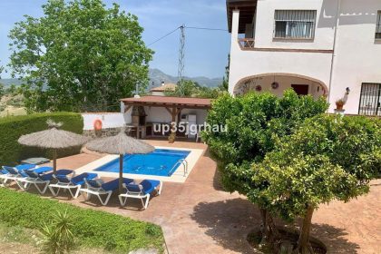 52bb71a33165b4c5cb4dd0d91e06a9d8 - 2