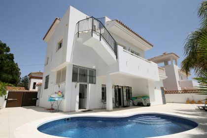 52c8edd0066a86fc825f9f00e5fb229a - 1