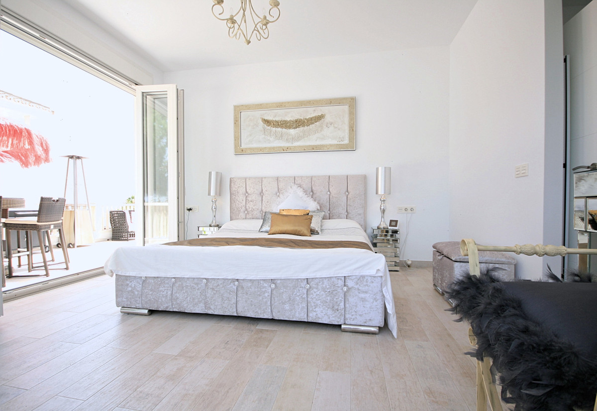 52c8edd0066a86fc825f9f00e5fb229a - 13