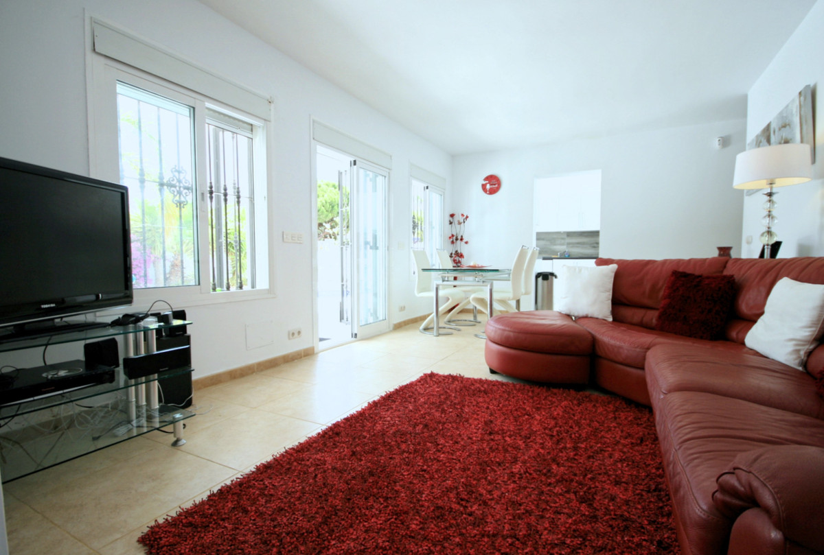 52c8edd0066a86fc825f9f00e5fb229a - 15