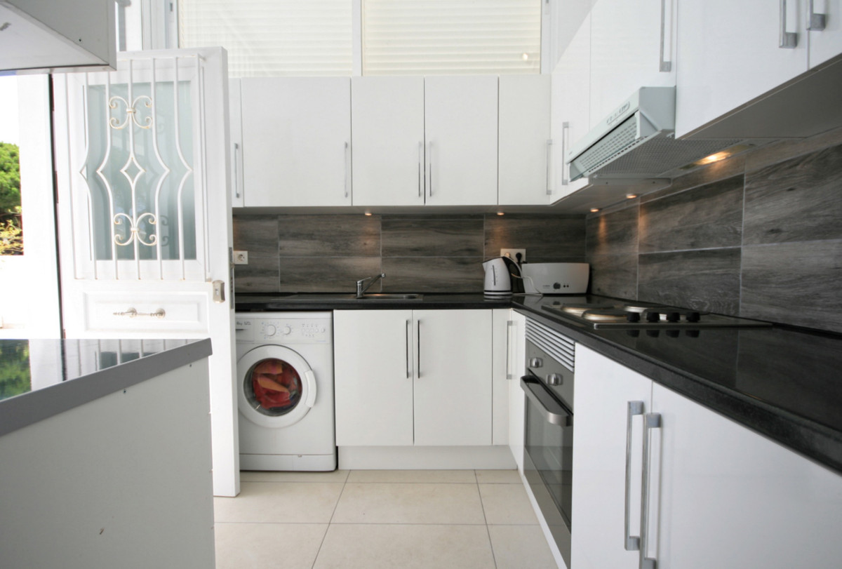 52c8edd0066a86fc825f9f00e5fb229a - 17