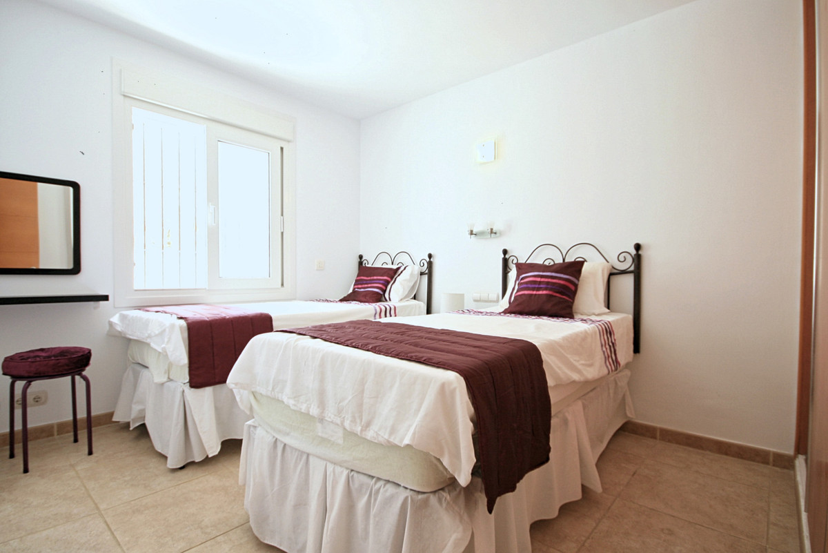 52c8edd0066a86fc825f9f00e5fb229a - 20