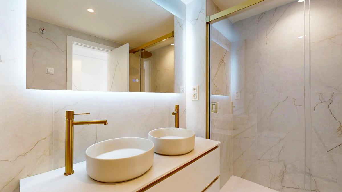 53c3a088f1234d7f115b8e3cb38bf8ad - 35