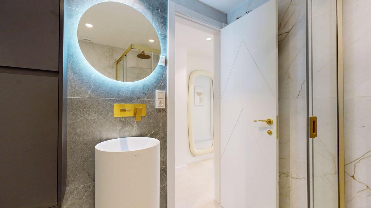 53c3a088f1234d7f115b8e3cb38bf8ad - 41