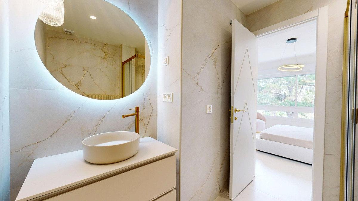 53c3a088f1234d7f115b8e3cb38bf8ad - 50