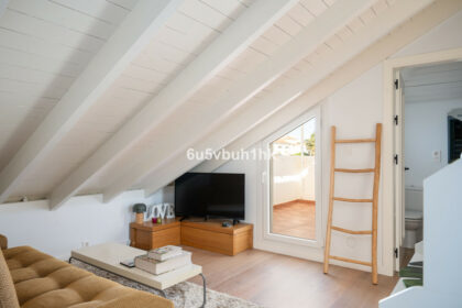 549a625c63c4a96e666cf2ac8ca44b4e - 24