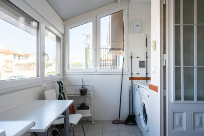 549a625c63c4a96e666cf2ac8ca44b4e - 41