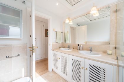 54dedfc8019738370764658fe2775a0a - 33