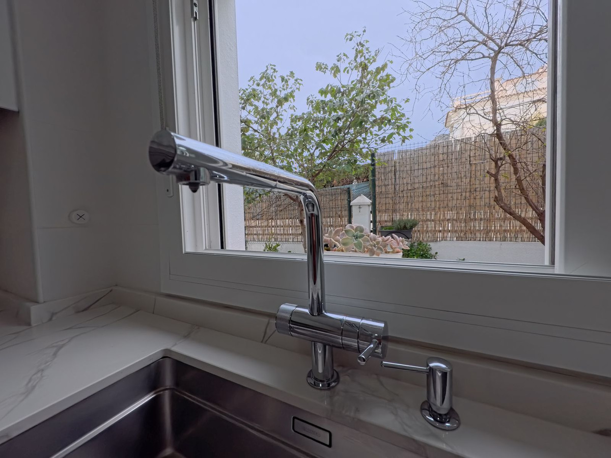 551b33615ef8299a97bf4b65a7e799ed - 18