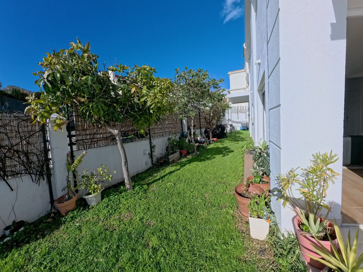 551b33615ef8299a97bf4b65a7e799ed - 2