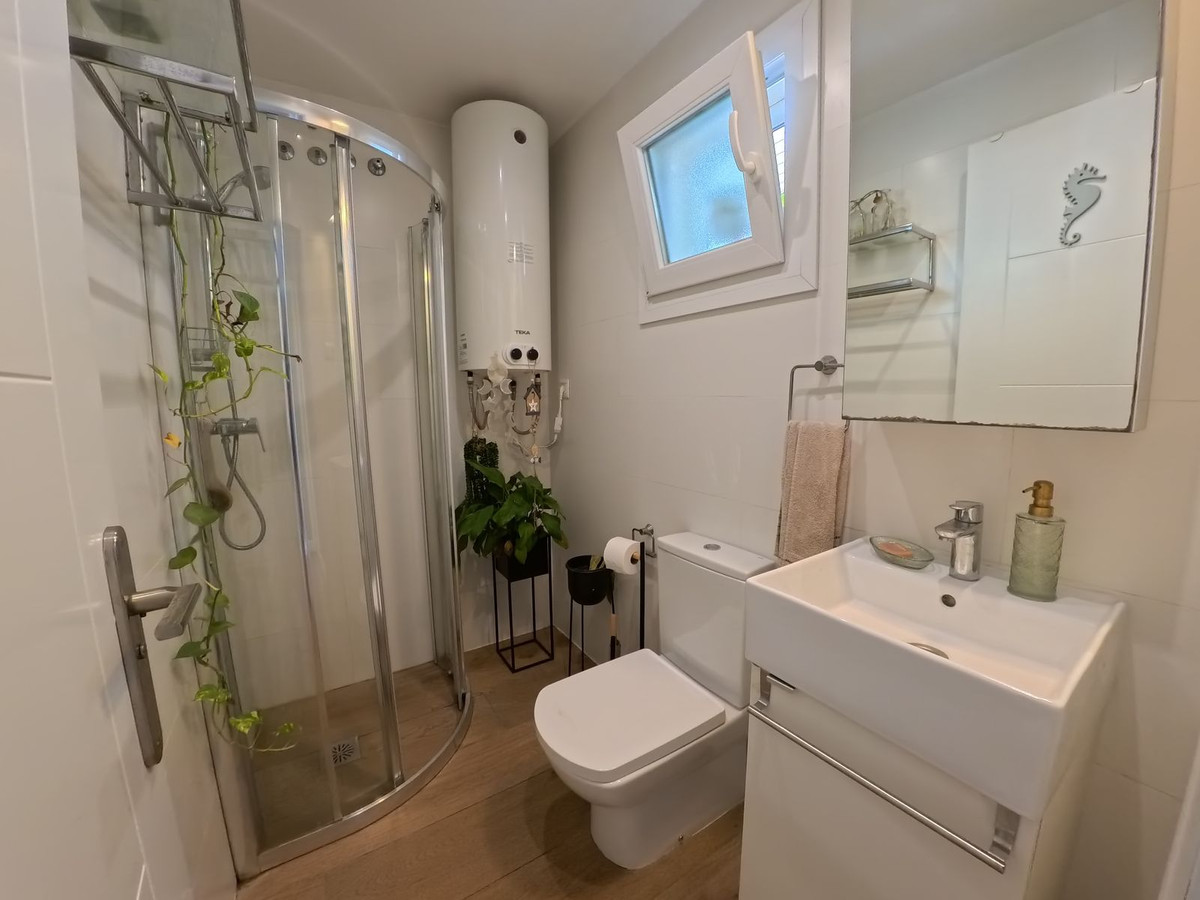 551b33615ef8299a97bf4b65a7e799ed - 20