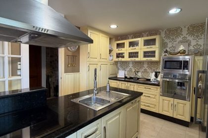 552f19204e8e873c1ed3142526b9dfdb - 12