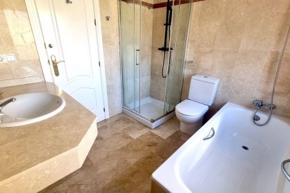 55808d504766e02e9356b8930693882d - 9