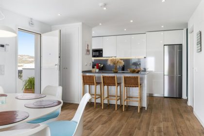 55a08a87c617233b3d94ca03858a70cb - 11