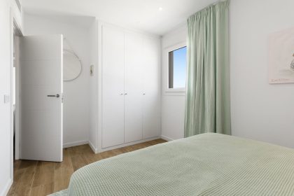 55a08a87c617233b3d94ca03858a70cb - 24