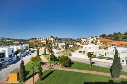 55a08a87c617233b3d94ca03858a70cb - 31