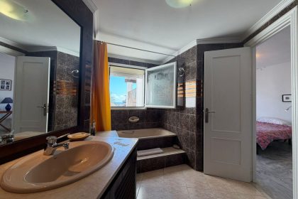 55f021833f1e822baa88cdb650273426 - 35