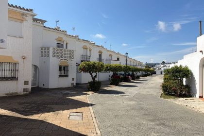 55f021833f1e822baa88cdb650273426 - 52