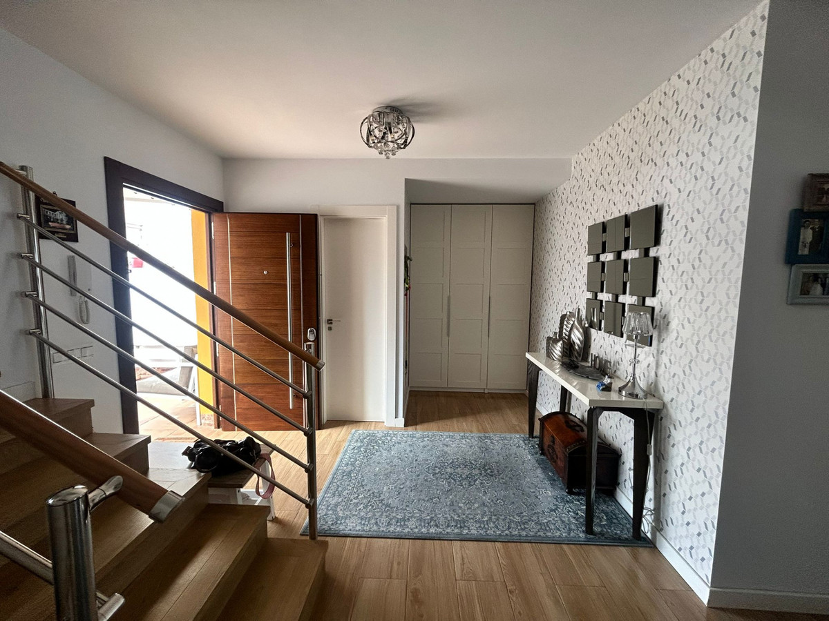 56a211fa387052afa8ba830d66b85f9a - 23