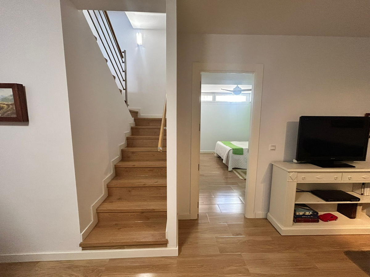 56a211fa387052afa8ba830d66b85f9a - 26