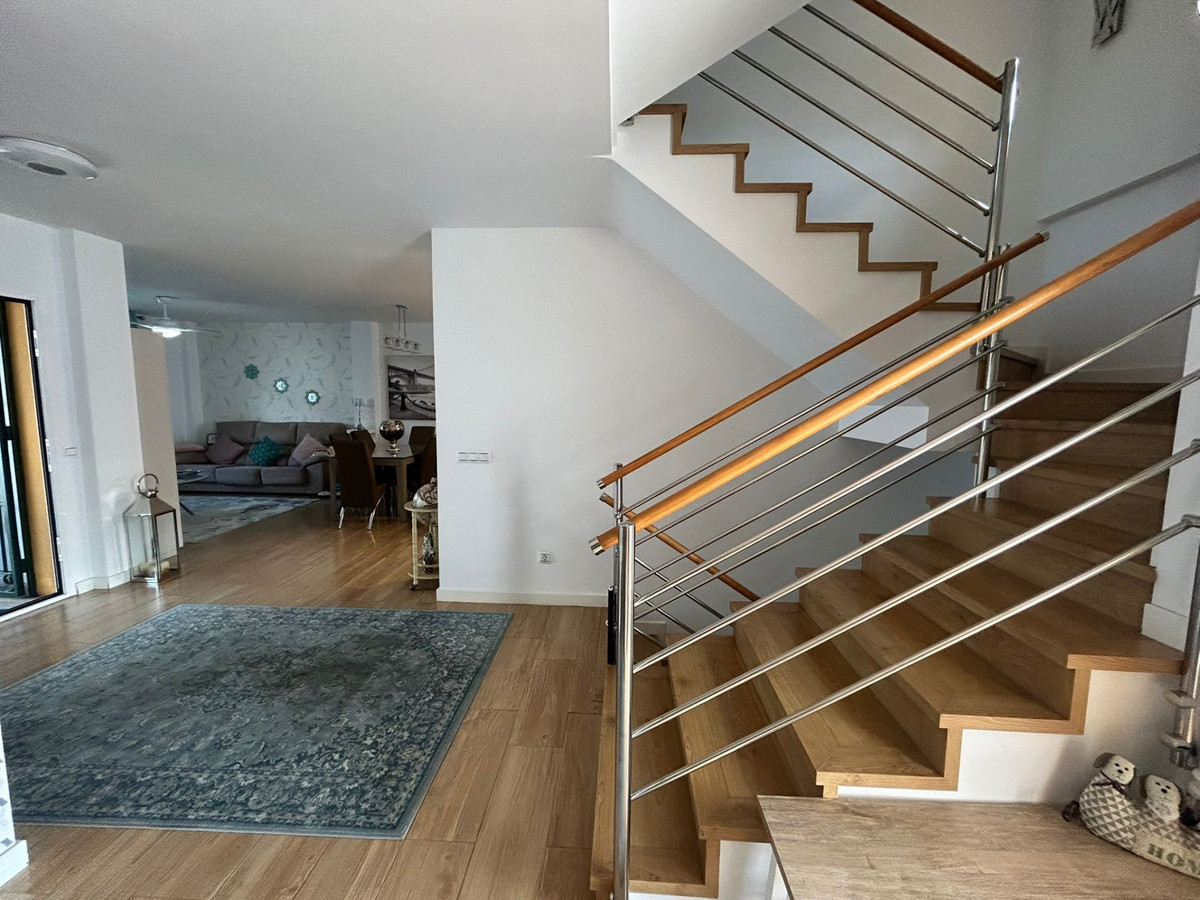 56a211fa387052afa8ba830d66b85f9a - 3