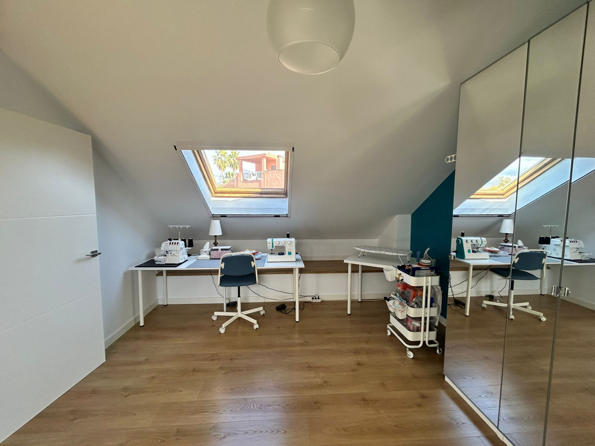 56a211fa387052afa8ba830d66b85f9a - 8