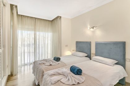 58bd112e86b2c7f19c74a21e0147feba - 18