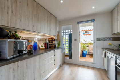 592e1acbdc77a2c560b932eb76bd06a3 - 18