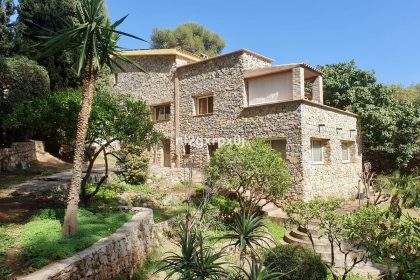 59c0be0600234a3985f94a407ab23fc9 - 1