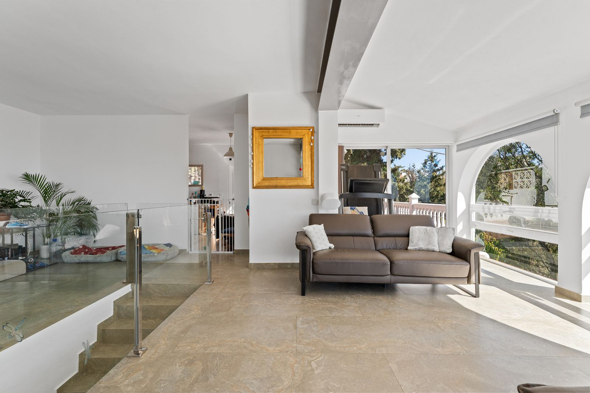 5b109071cfe10a0e4059625dfcc2a19c - 13