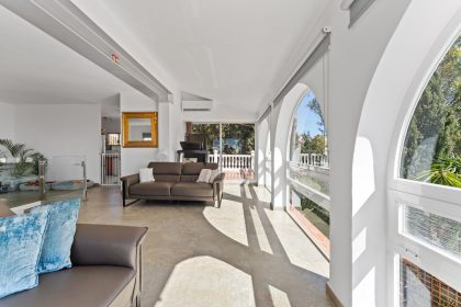 5b109071cfe10a0e4059625dfcc2a19c - 14