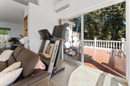 5b109071cfe10a0e4059625dfcc2a19c - 15