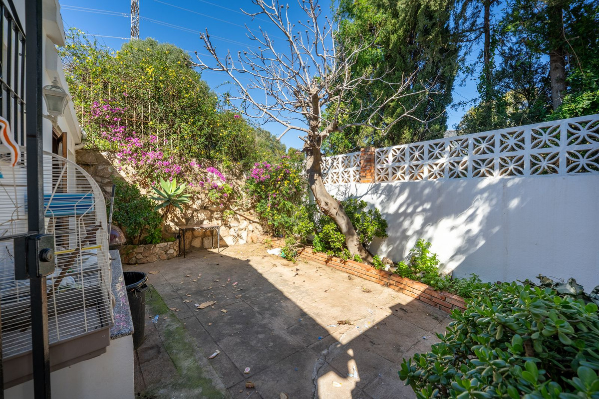 5b109071cfe10a0e4059625dfcc2a19c - 17