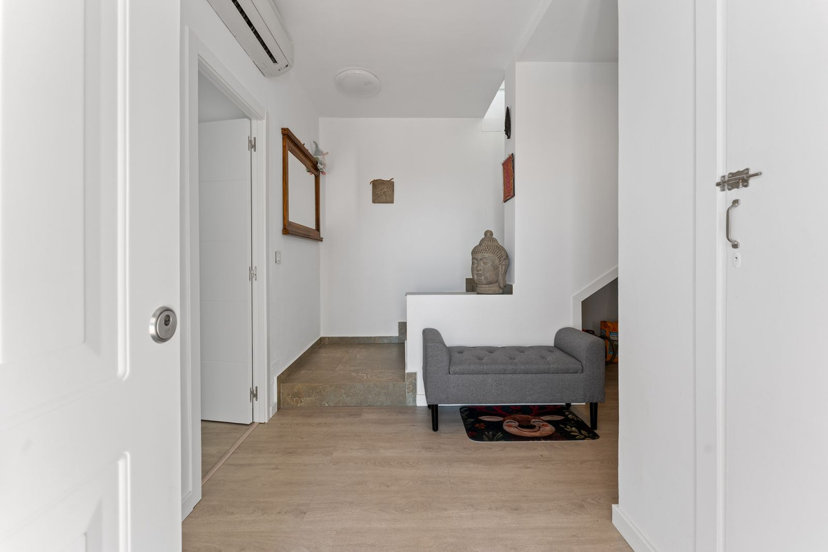 5b109071cfe10a0e4059625dfcc2a19c - 28