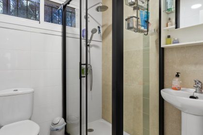 5b109071cfe10a0e4059625dfcc2a19c - 31