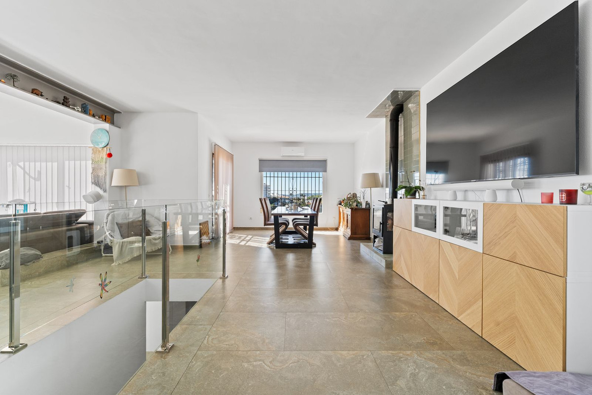 5b109071cfe10a0e4059625dfcc2a19c - 7