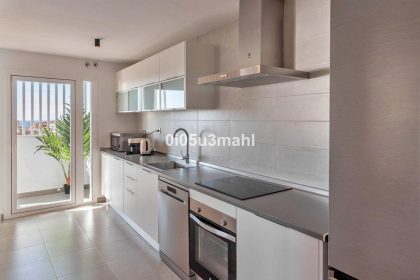 5b1379712c6d8126de5329dd26fd7668 - 8