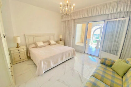 5b3f3b458fad130f1bfbb158664cf83c - 12