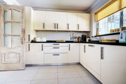 5bd145177fe4f5f6304a99a46566dd1d - 14