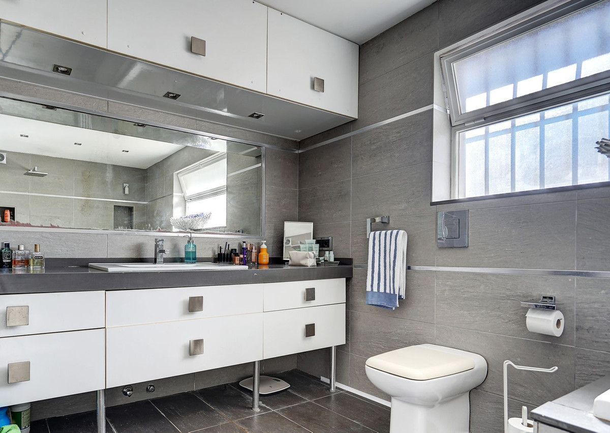 5bd145177fe4f5f6304a99a46566dd1d - 23