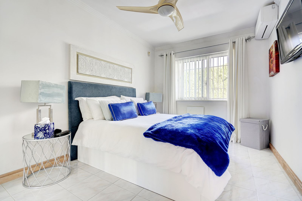 5bd145177fe4f5f6304a99a46566dd1d - 24