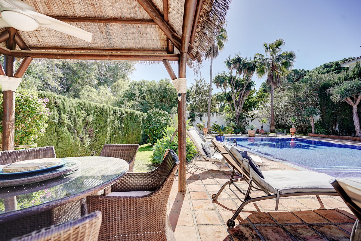 5bd145177fe4f5f6304a99a46566dd1d - 29