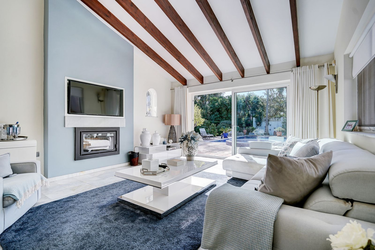 5bd145177fe4f5f6304a99a46566dd1d - 4