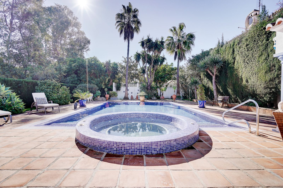 5bd145177fe4f5f6304a99a46566dd1d - 7