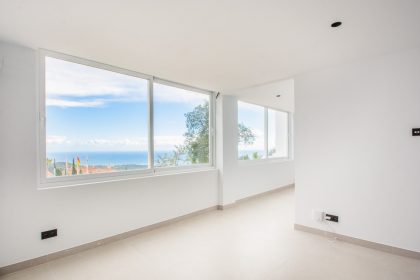 5c6e39bc8e577d0ed822517e979bda75 - 11